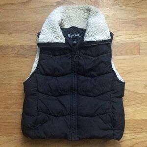 Big Chill Black Quilted Vest with Cream Sherpa Collar
